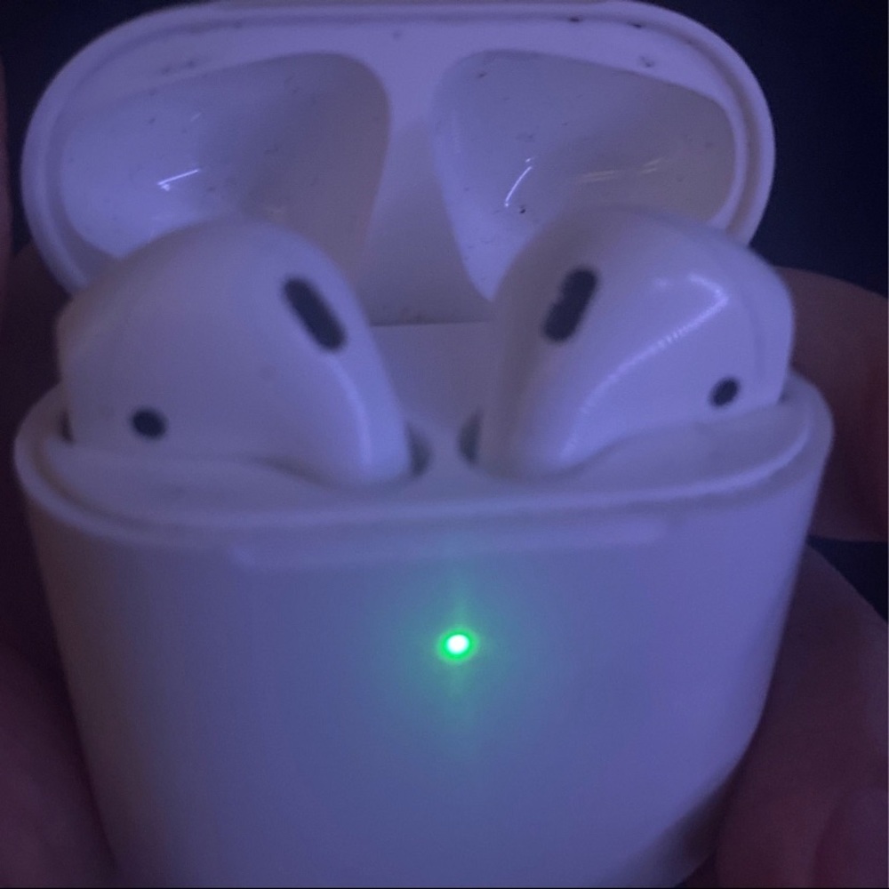 Apple Airpods (2nd Generation)